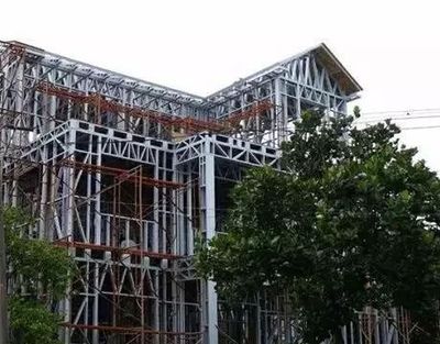 商混沖擊700元一方 砂石、水泥價格破新高背后的新型建筑材料應對策略